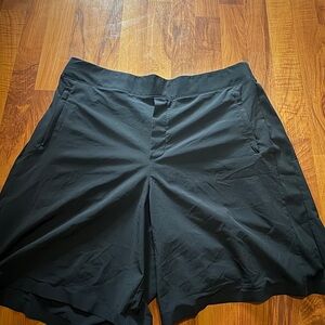 Athleta Men's Black Flat Front Shorts